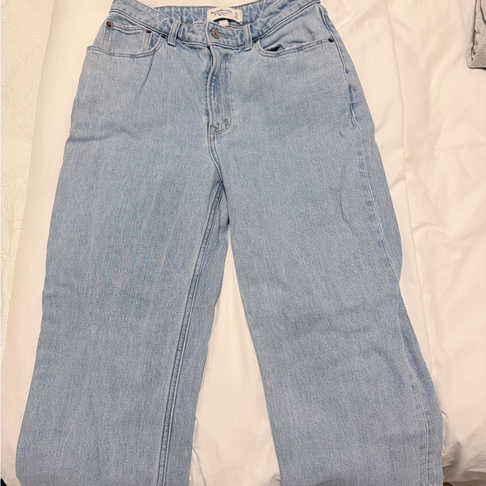Abercrombie & Fitch 90s Relaxed Jean Curve Love Fit - Women's Jeans